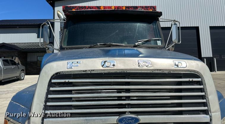 image for item DV0736 1991 Ford  L9000 dump truck