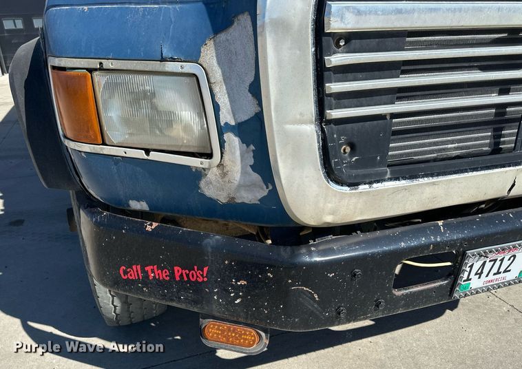 image for item DV0736 1991 Ford  L9000 dump truck