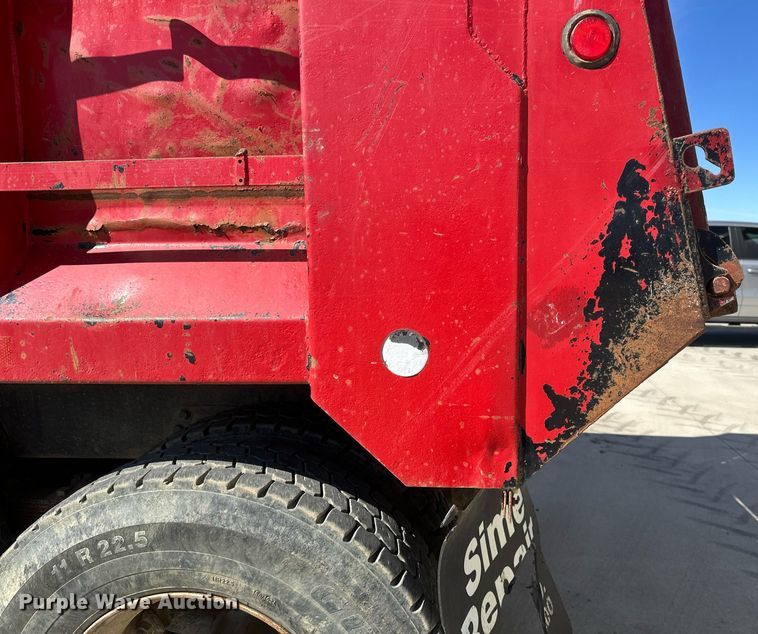 image for item DV0736 1991 Ford  L9000 dump truck