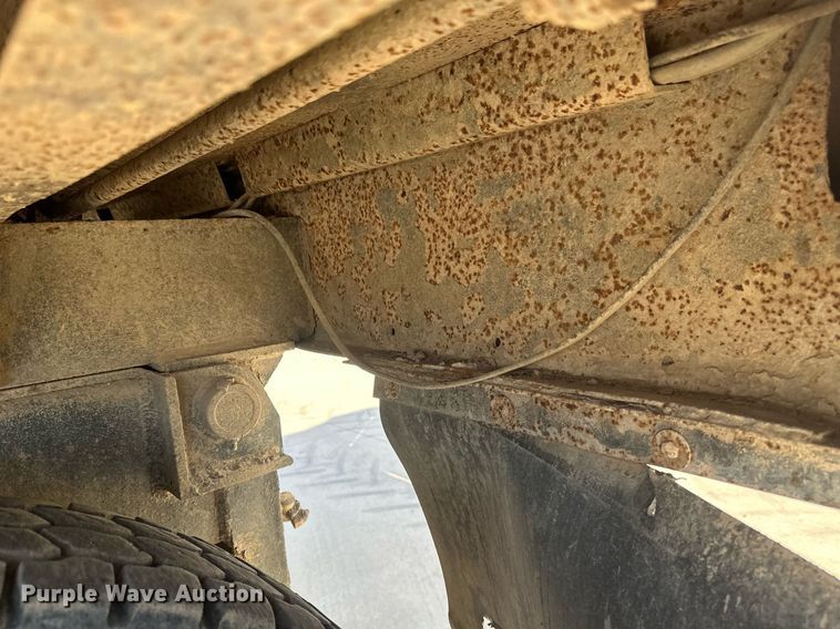 image for item DV0736 1991 Ford  L9000 dump truck