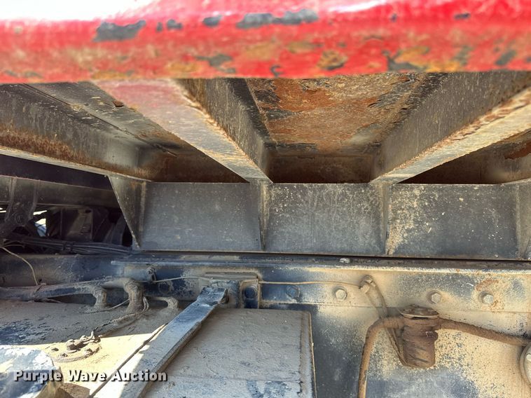 image for item DV0736 1991 Ford  L9000 dump truck