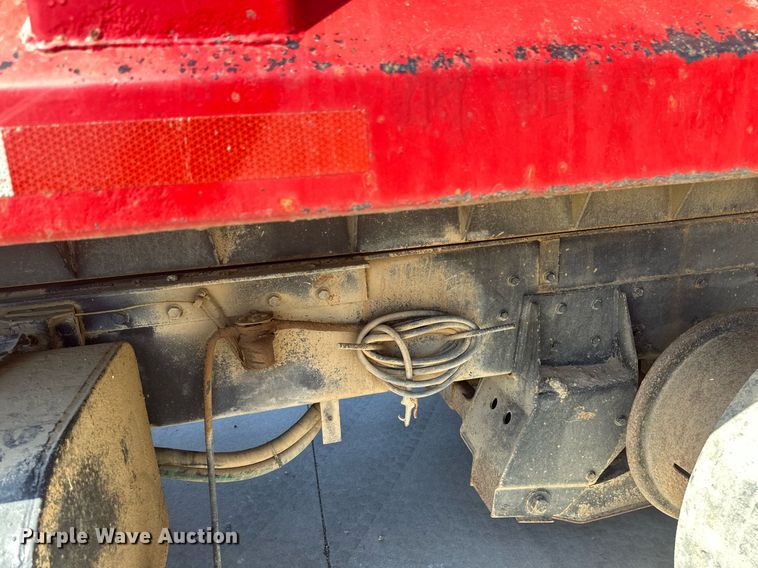 image for item DV0736 1991 Ford  L9000 dump truck