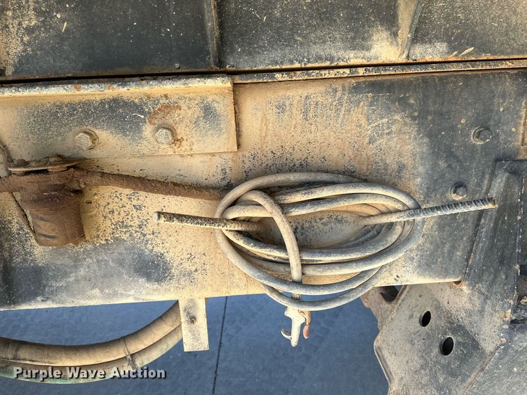 image for item DV0736 1991 Ford  L9000 dump truck