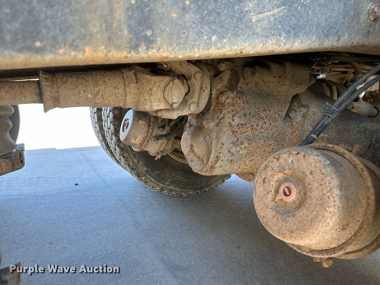 image for item DV0736 1991 Ford  L9000 dump truck