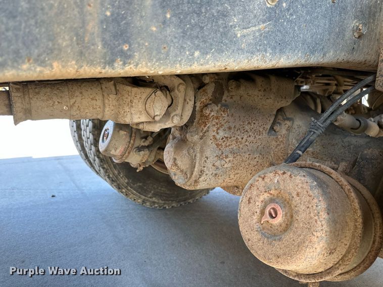 image for item DV0736 1991 Ford  L9000 dump truck