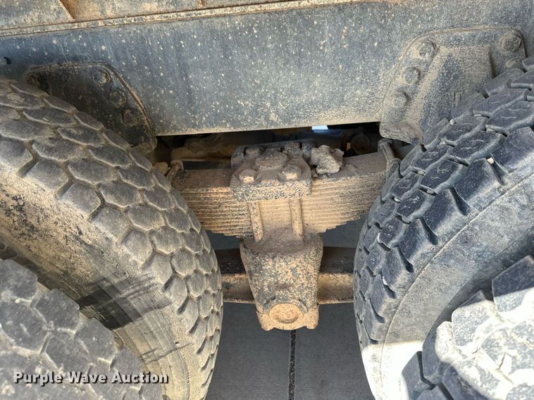 image for item DV0736 1991 Ford  L9000 dump truck