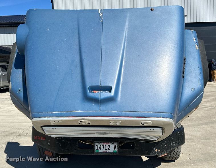 image for item DV0736 1991 Ford  L9000 dump truck