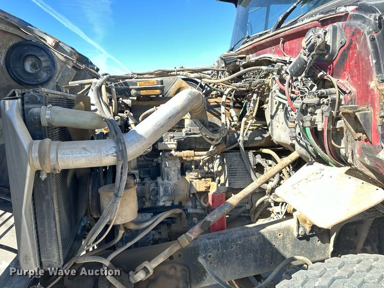 image for item DV0736 1991 Ford  L9000 dump truck