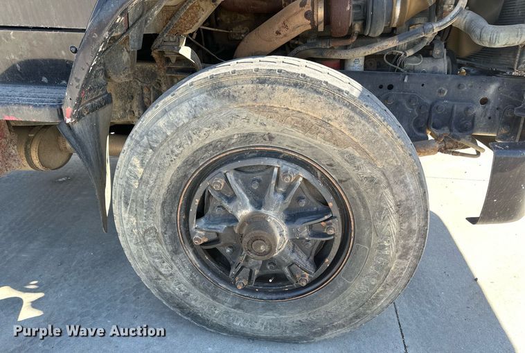 image for item DV0736 1991 Ford  L9000 dump truck