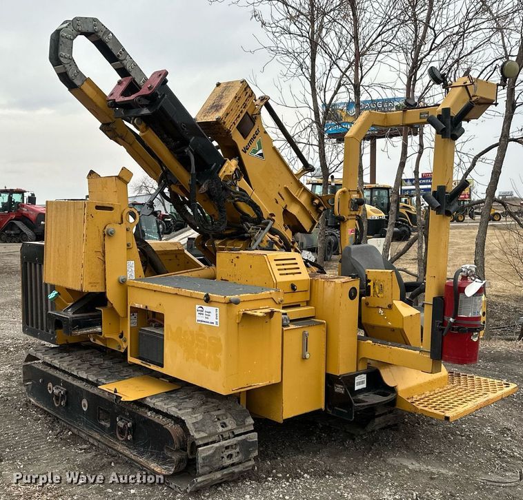 image for item DV0739 2016 Vermeer PD10 pile driver