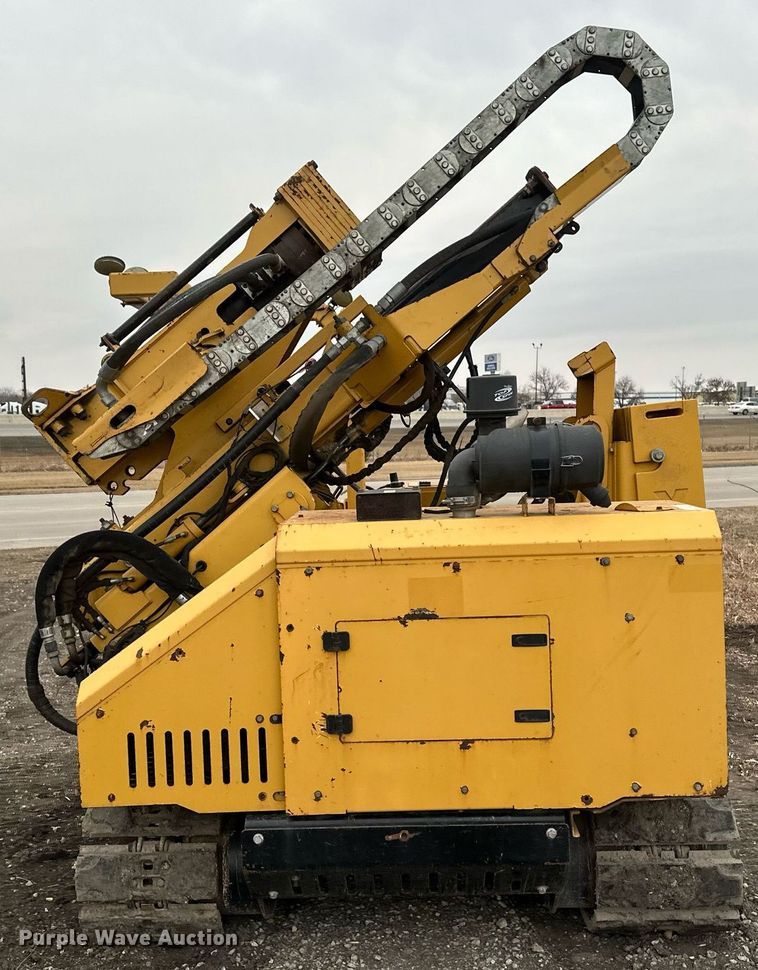 image for item DV0739 2016 Vermeer PD10 pile driver