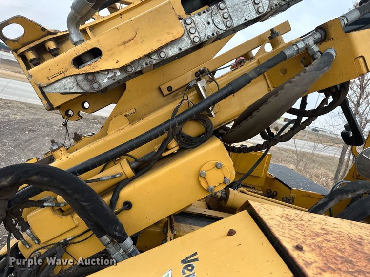 image for item DV0739 2016 Vermeer PD10 pile driver