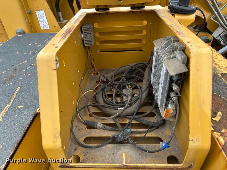 image for item DV0739 2016 Vermeer PD10 pile driver