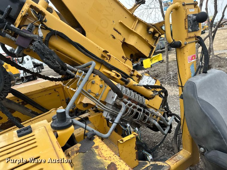 image for item DV0739 2016 Vermeer PD10 pile driver