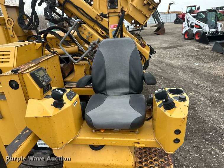 image for item DV0739 2016 Vermeer PD10 pile driver