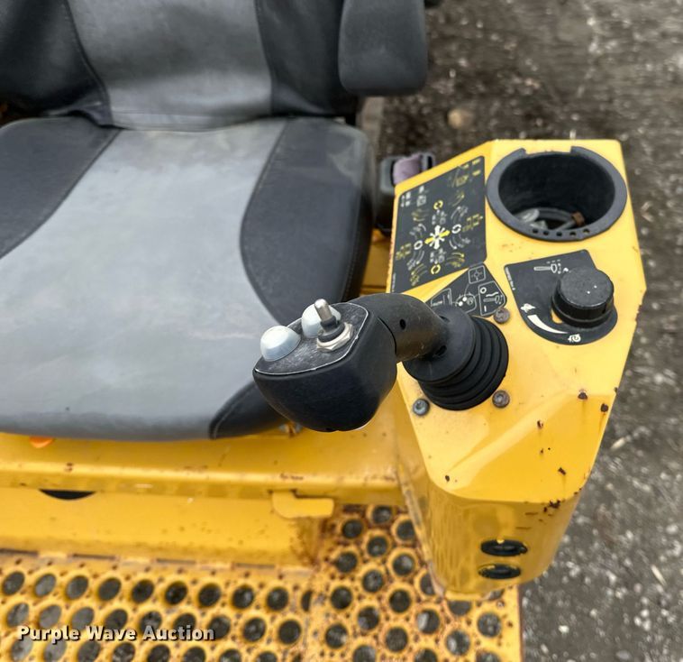 image for item DV0739 2016 Vermeer PD10 pile driver