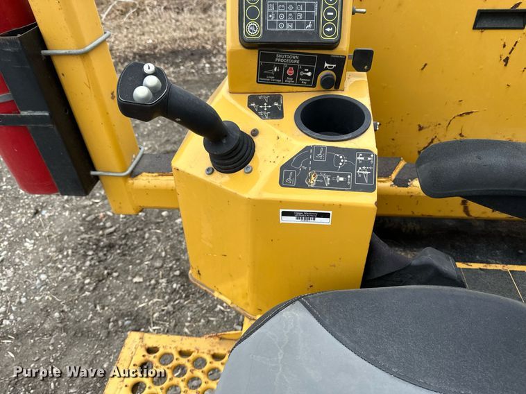 image for item DV0739 2016 Vermeer PD10 pile driver