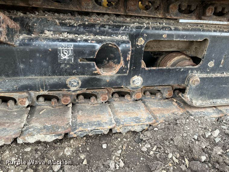 image for item DV0739 2016 Vermeer PD10 pile driver