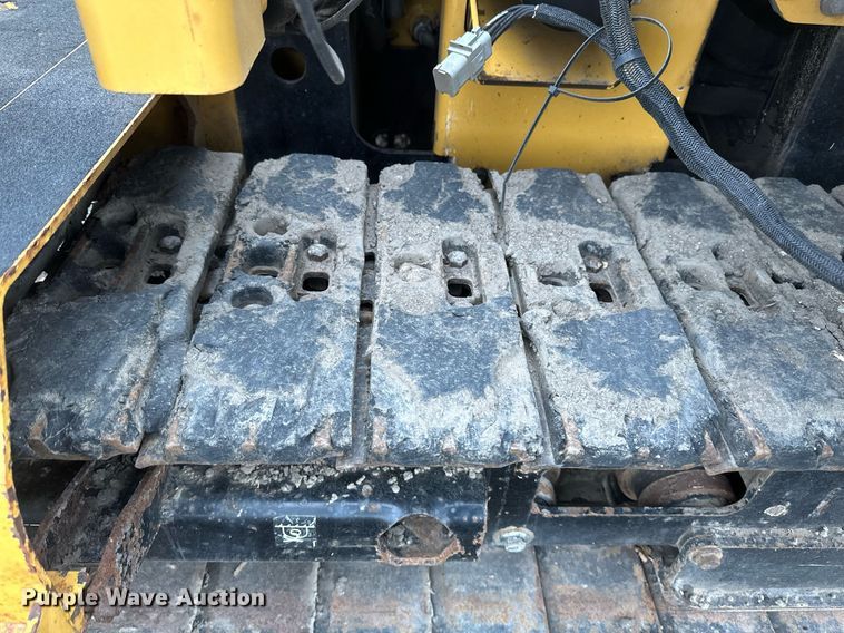 image for item DV0739 2016 Vermeer PD10 pile driver