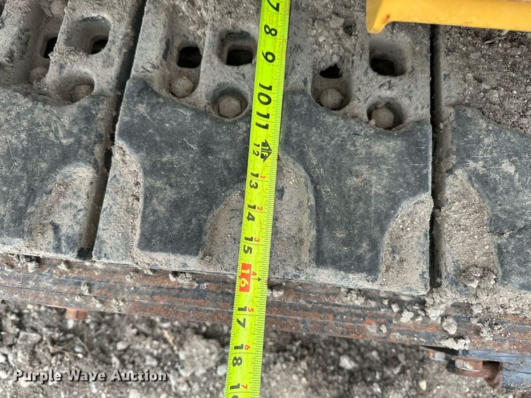 image for item DV0739 2016 Vermeer PD10 pile driver