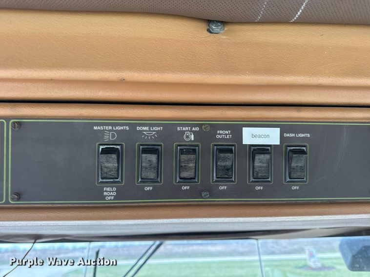 image for item DV1861 Steiger Tractor Wildcat 1000 4WD tractor