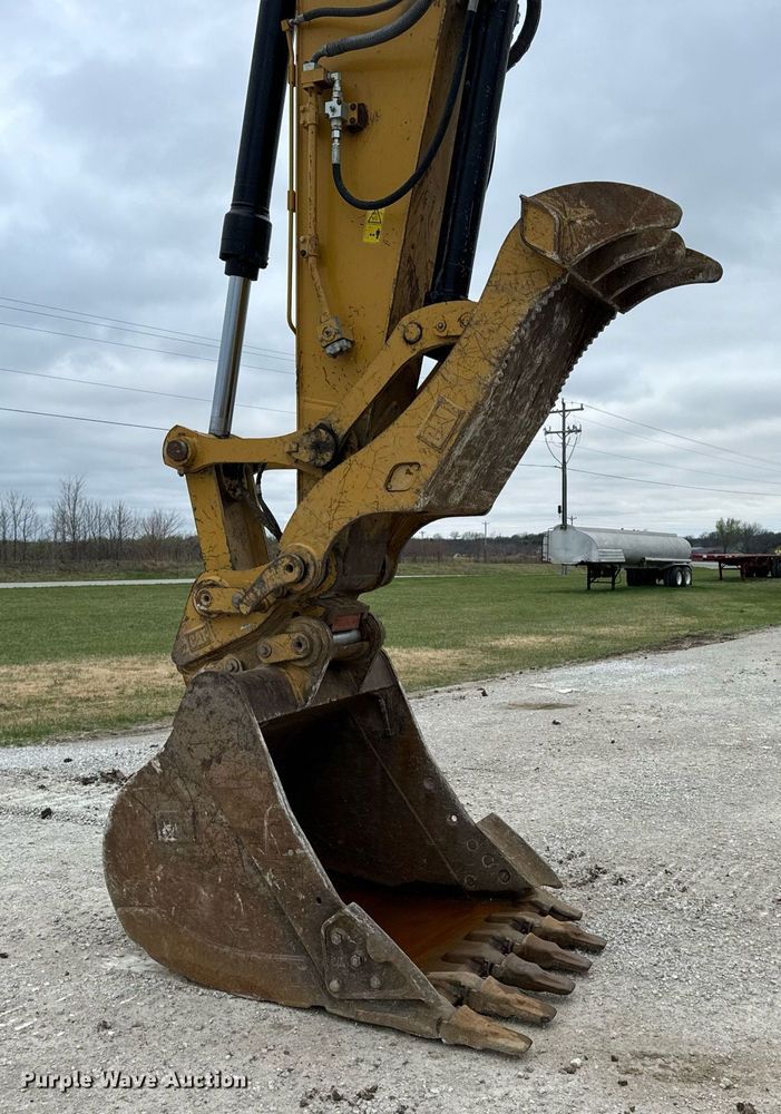 image for item DV1863 2017 Caterpillar 335F LCR excavator