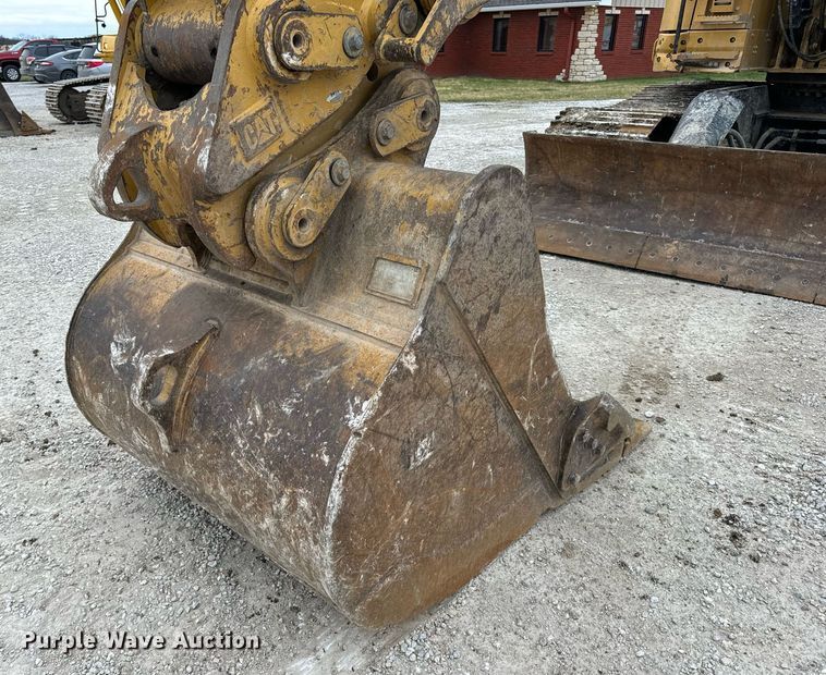 image for item DV1863 2017 Caterpillar 335F LCR excavator