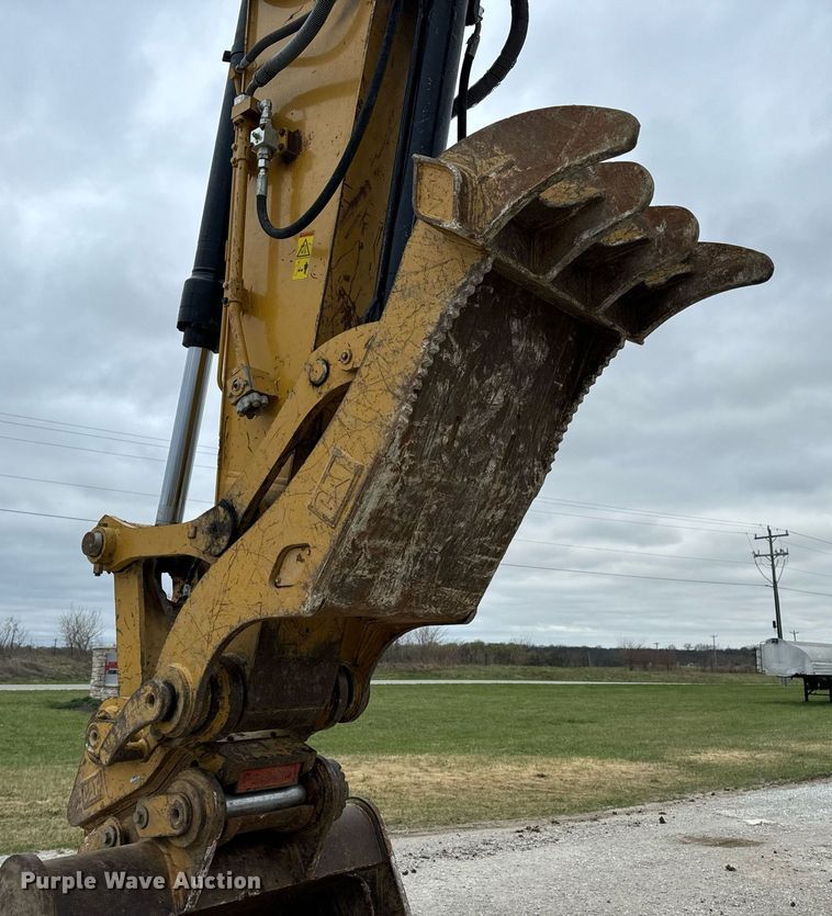 image for item DV1863 2017 Caterpillar 335F LCR excavator