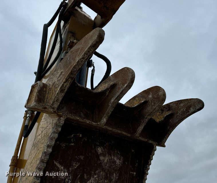 image for item DV1863 2017 Caterpillar 335F LCR excavator