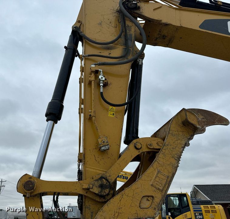 image for item DV1863 2017 Caterpillar 335F LCR excavator