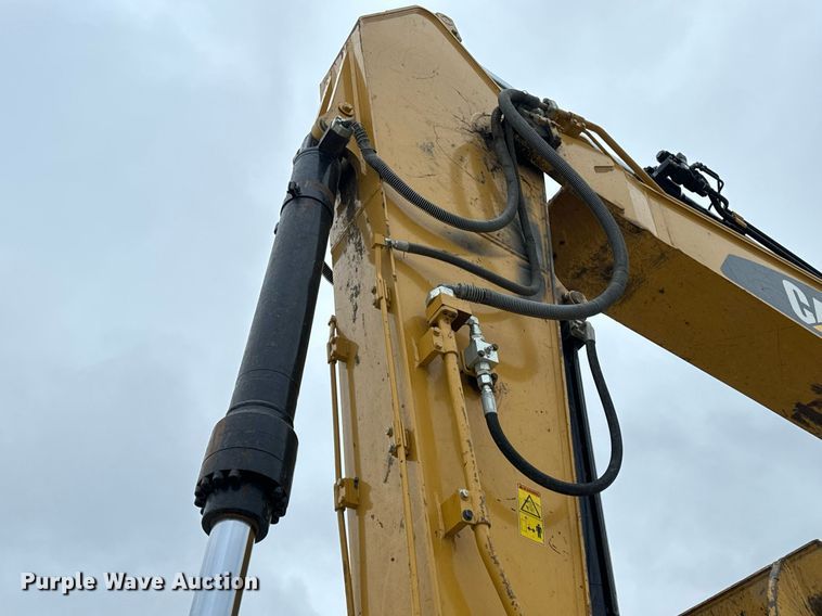 image for item DV1863 2017 Caterpillar 335F LCR excavator