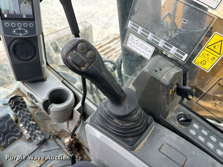 image for item DV1863 2017 Caterpillar 335F LCR excavator