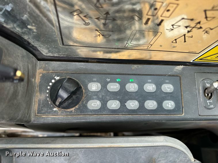 image for item DV1863 2017 Caterpillar 335F LCR excavator