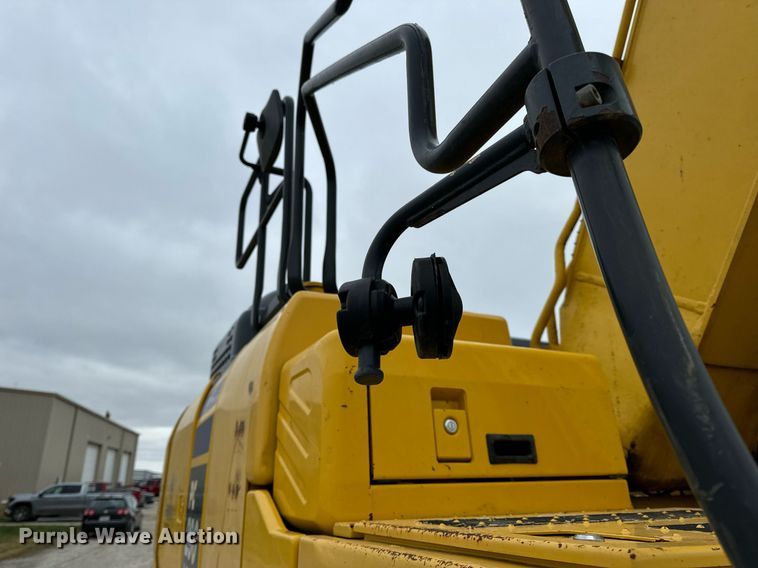 image for item DV1864 2017 Komatsu PC290LC-11 excavator
