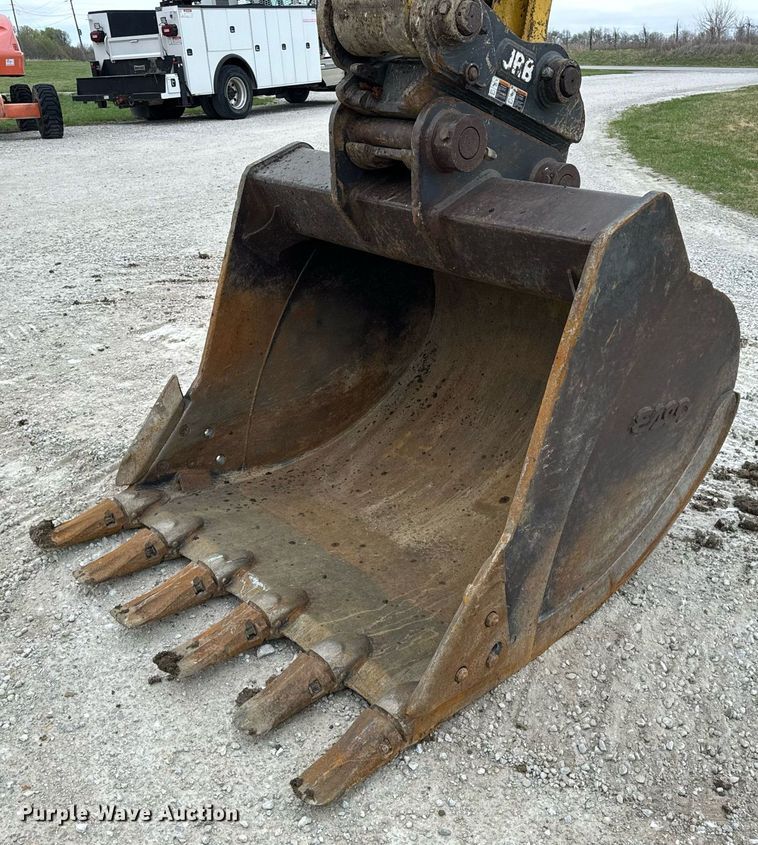 image for item DV1864 2017 Komatsu PC290LC-11 excavator