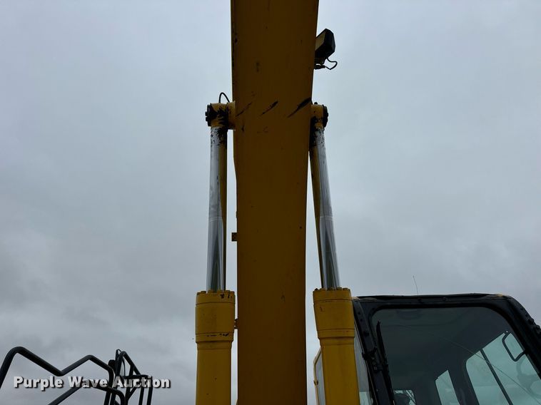 image for item DV1864 2017 Komatsu PC290LC-11 excavator