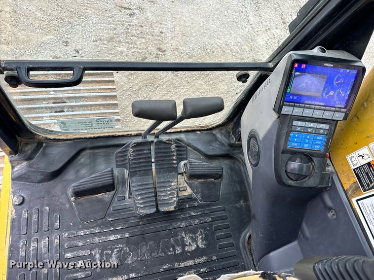 image for item DV1864 2017 Komatsu PC290LC-11 excavator