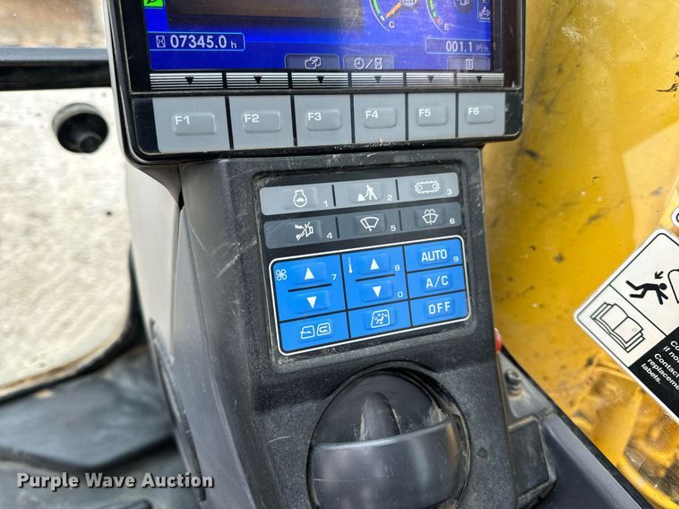 image for item DV1864 2017 Komatsu PC290LC-11 excavator