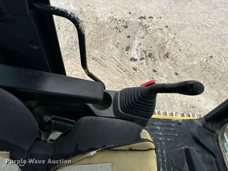 image for item DV1864 2017 Komatsu PC290LC-11 excavator