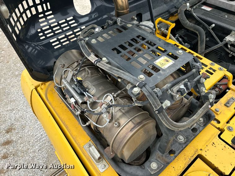 image for item DV1864 2017 Komatsu PC290LC-11 excavator