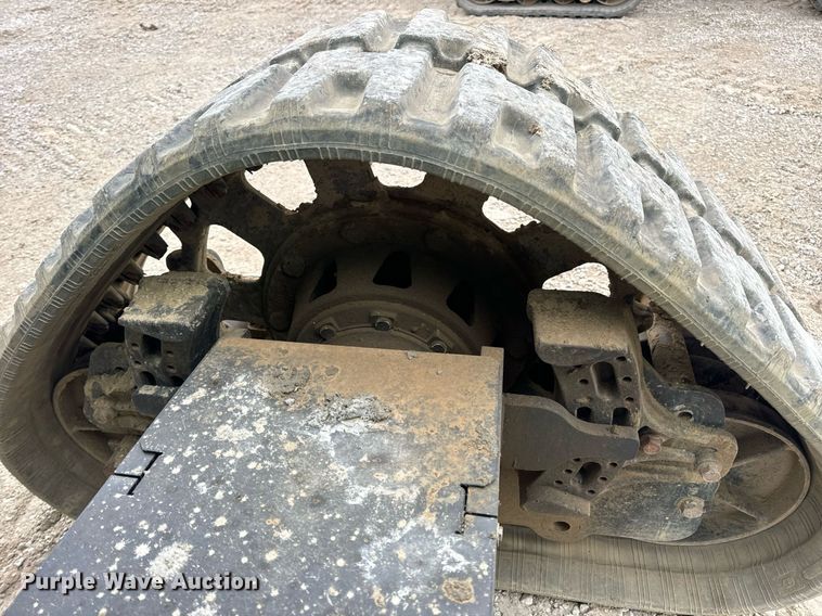 image for item DV1865 2016 Genie S-60TRAX boom lift