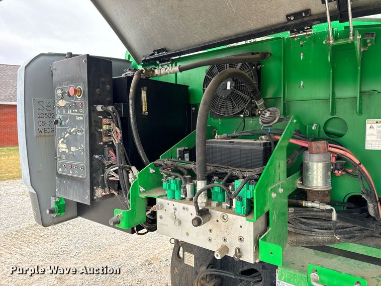 image for item DV1865 2016 Genie S-60TRAX boom lift