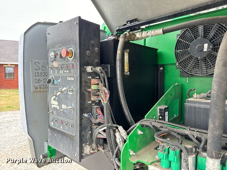 image for item DV1865 2016 Genie S-60TRAX boom lift