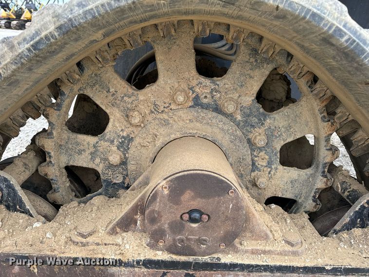 image for item DV1865 2016 Genie S-60TRAX boom lift