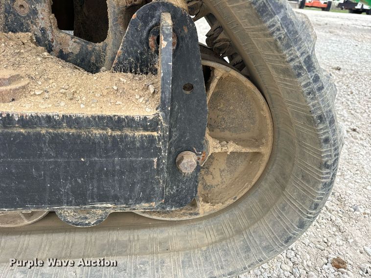 image for item DV1865 2016 Genie S-60TRAX boom lift