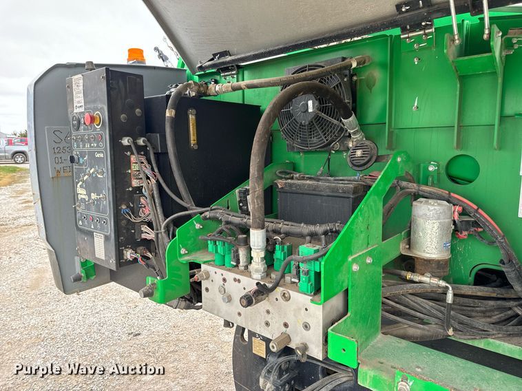 image for item DV1866 2015 Genie S-60TRAX boom lift