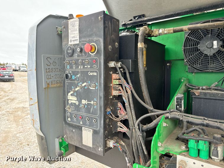 image for item DV1866 2015 Genie S-60TRAX boom lift