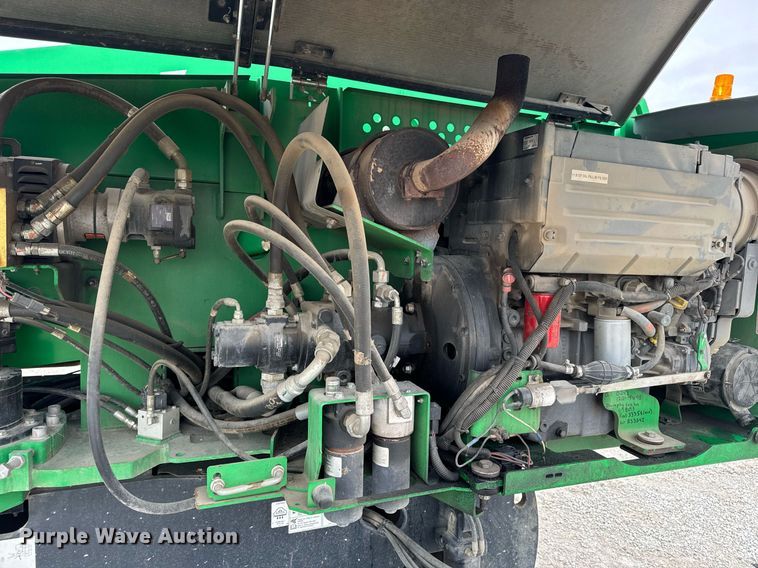 image for item DV1866 2015 Genie S-60TRAX boom lift