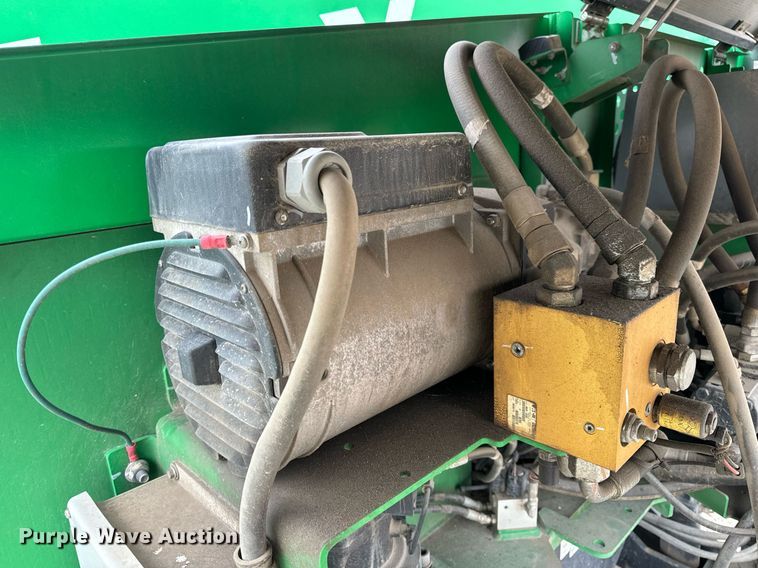 image for item DV1866 2015 Genie S-60TRAX boom lift