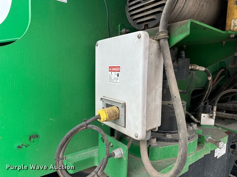 image for item DV1866 2015 Genie S-60TRAX boom lift